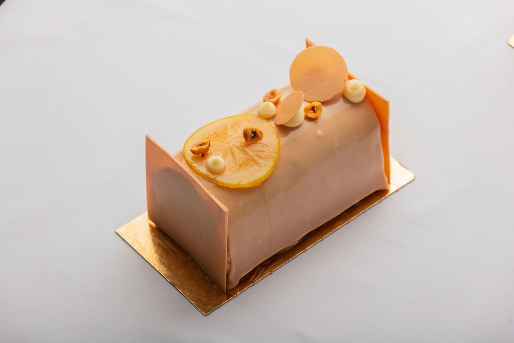 Bûche de Noël citron noisette création Skab 2024